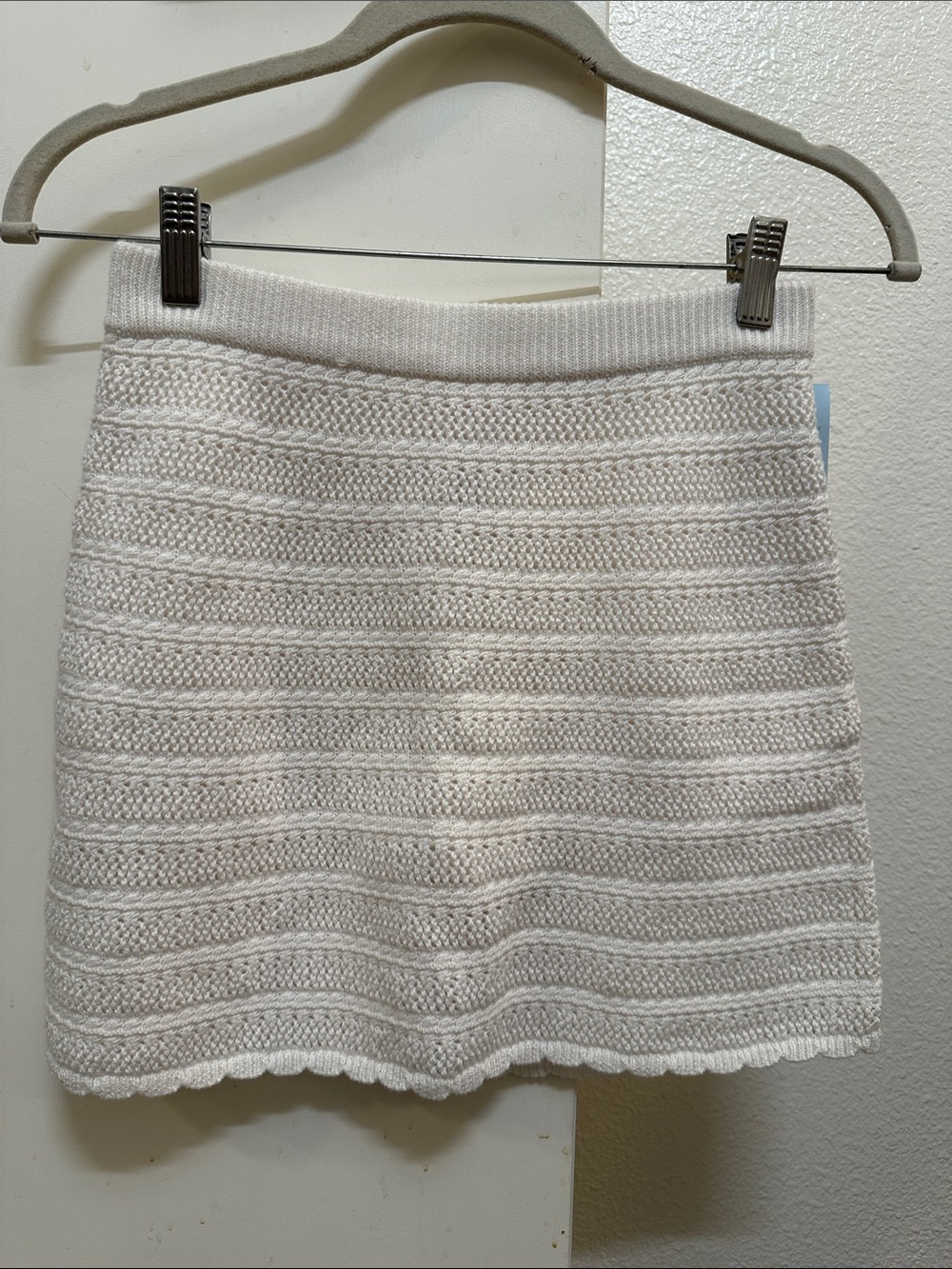 Textured NWT Girl’s Knit Mini Skirt in Cream